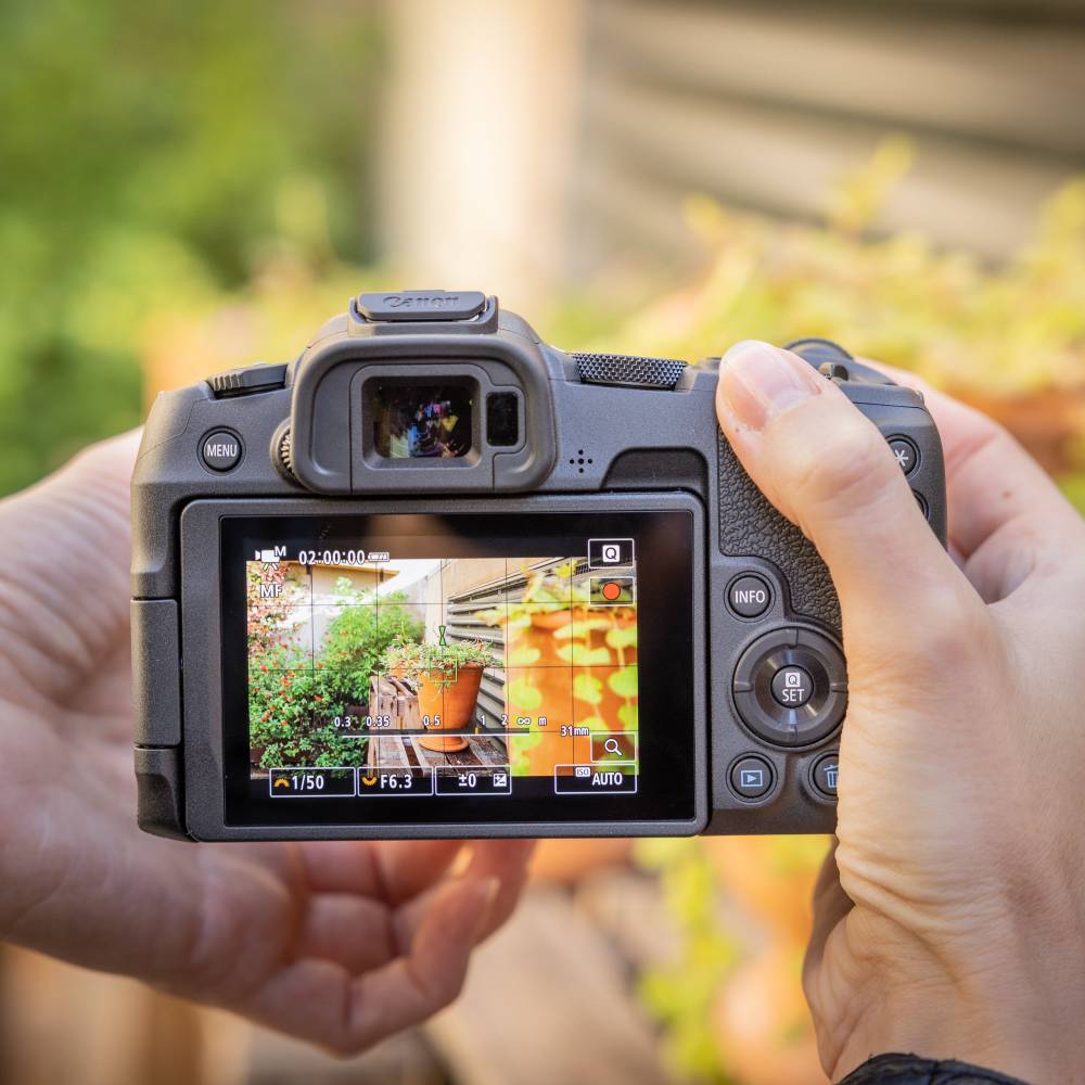 Изображение Фотоаппарат CANON EOS R8 Body + LP-E17 Black (5803C087AA)
