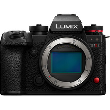 Фотоапарат PANASONIC Lumix DC-S1 IIE Kit 24-105mm Black (DC-S1M2ESME)
