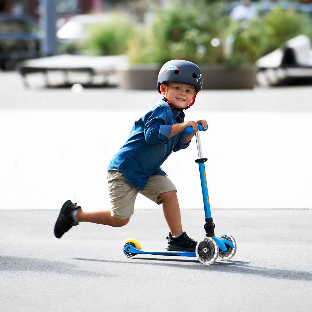 Замовити Самокат MICRO серії Mini Deluxe Foldable LED Blue Ocean (MMD200)