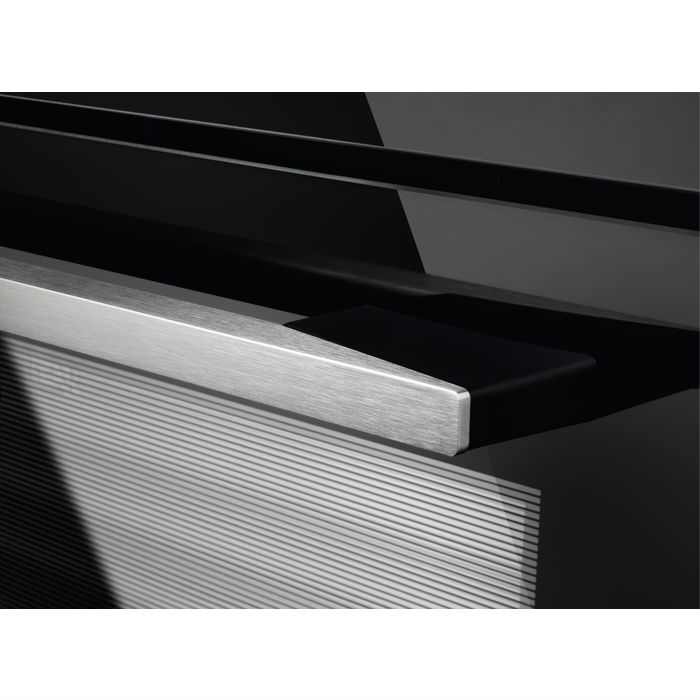 Духовой шкаф ELECTROLUX OKB8S31X Цвет черный
