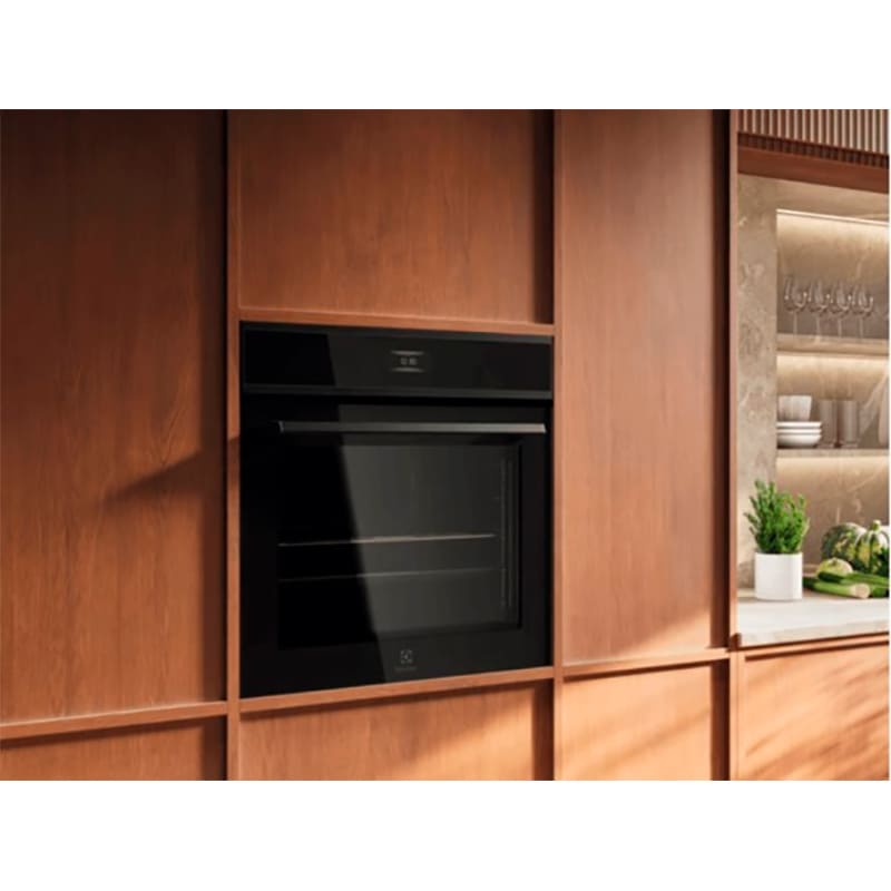 Духовой шкаф ELECTROLUX MealAssist 700 EOE8P39H Объём 72