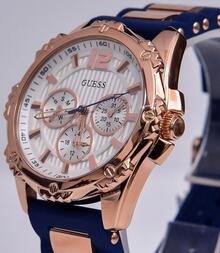 Часы GUESS W0325L8