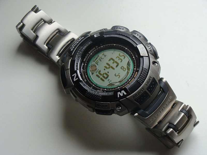 Годинник CASIO PRO TREK PRW-1500T-7VER Корпус Комбінований (нержавіюча сталь/полімер)