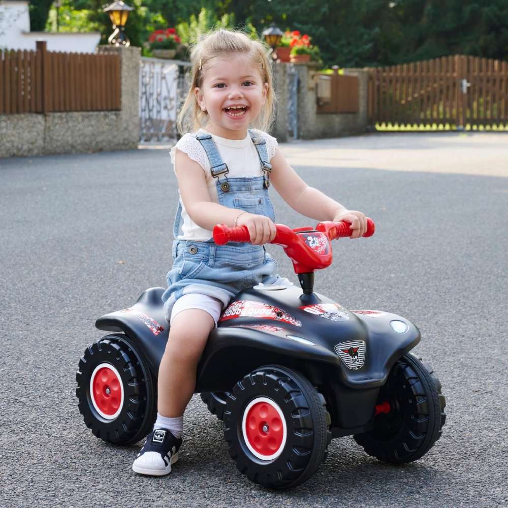 Квадроцикл BIG Bobby Quad Racing Red (56413) Дополнительно Для детей с 3-х лет; Размеры: 68 х 37 х 46 см; Максимальная нагрузка: 50 кг; Клаксон