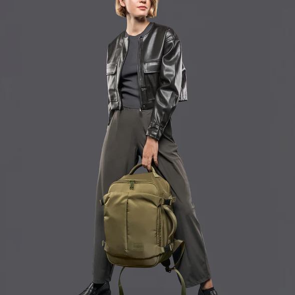 У Фокстрот Рюкзак TUCANO TUGO Premium CABIN 16" 23 л Green (BKTUGP-M-V)