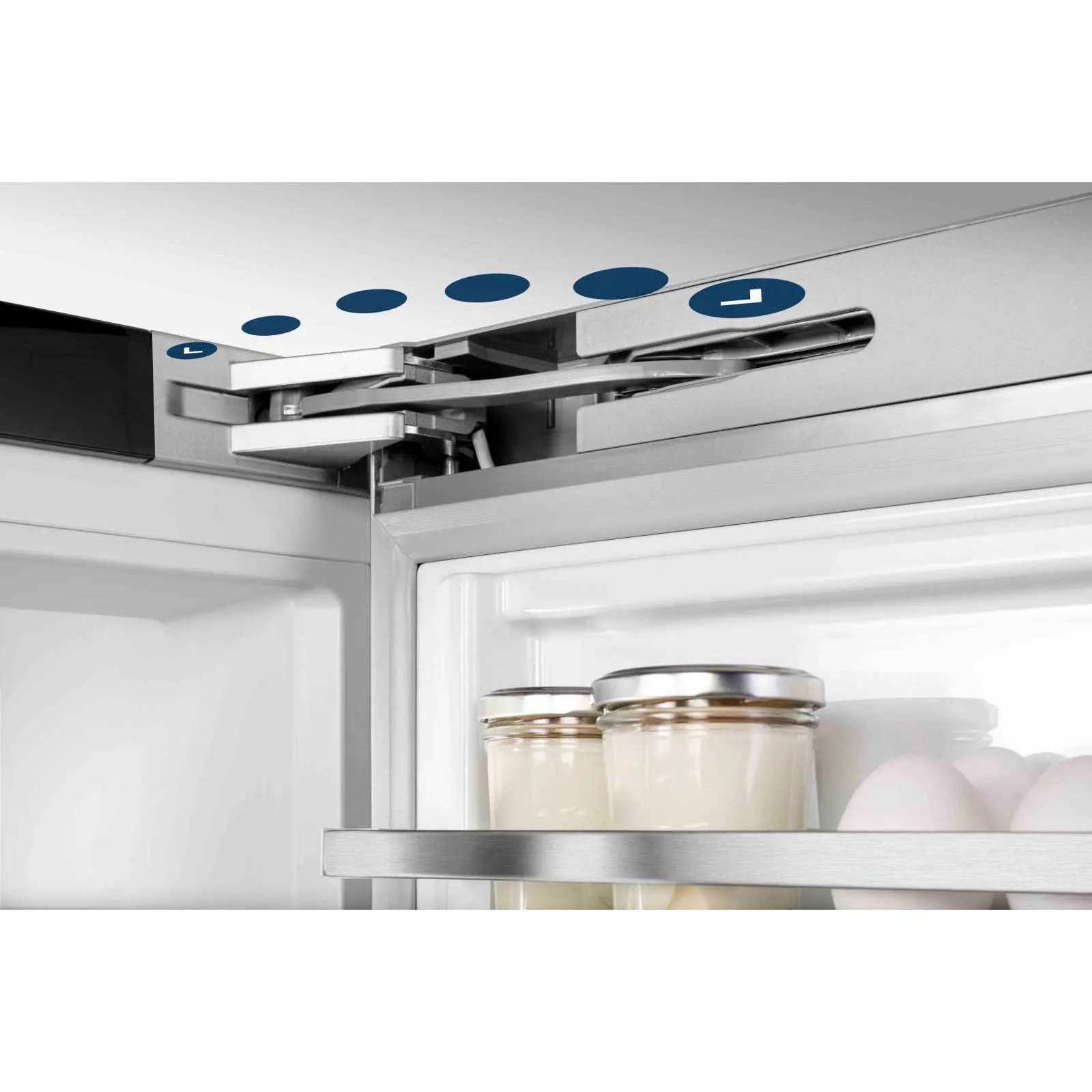 В інтернет магазині Холодильник LIEBHERR CBNsda 775i Silver