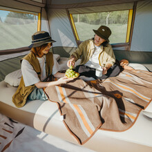 Намет NATUREHIKE Cape Series 5.2 CNK2450WS037 Gray/Brown (6927595783887)