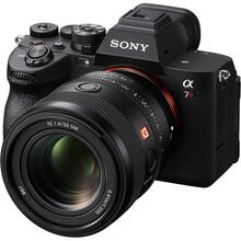 Об'єктив SONY FE 50 мм f/1.4 GM (SEL50F14GM.SYX)
