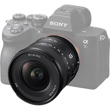 Об'єктив SONY FE 16mm F1.8G (SEL16F18G.SYX)