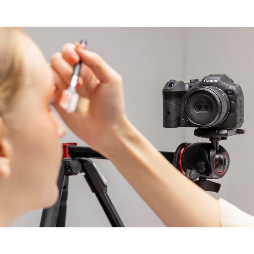 Зовнішній вигляд Об'єктив CANON RF-S 7.8 мм F4 STM DUAL (6795C005)