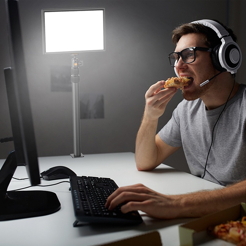 У Фокстрот Штатив ULANZI VIJIM Desktop Extendable Light Stand (UV-2248 LS01)