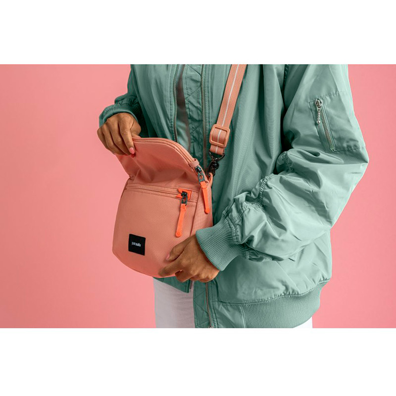 Внешний вид Сумка PACSAFE GO Saddle Crossbody Pink (35140340)