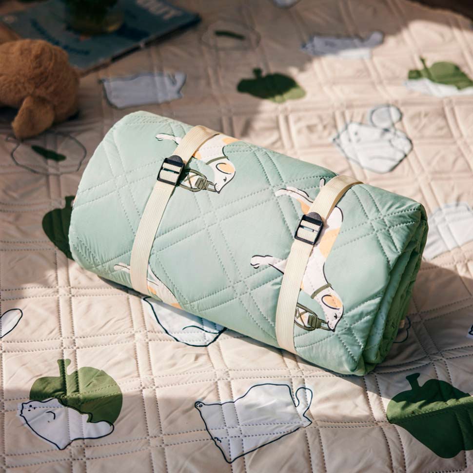 Коврик для пикника NATUREHIKE с собаками Green (CNK2350WS010) Сезонность лето