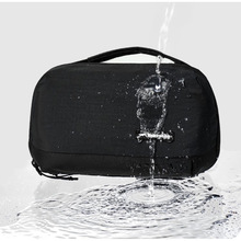 Косметичка NATUREHIKE Black (CNK2450XB019)