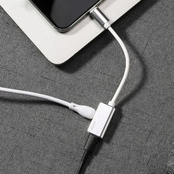 Адаптер REMAX RL-LA02i Enjoy 2in1 Lightning-2 Lightning 12см White (6954851298007) Дополнительно зарядка и прослушивание музыки одновременно; ток зарядки до 2,0 А