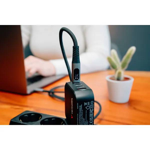 Кабель VERBATIM USB-C to USB-C 1.2m with display 240W Black (31849) Длина 1.2