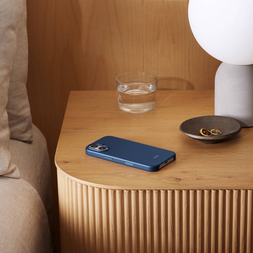 Чехол APPLE Beats iPhone 17 Case MagSafe Camera Control Bedrock Blue (MGK54LL/A) Тип чехол-накладка