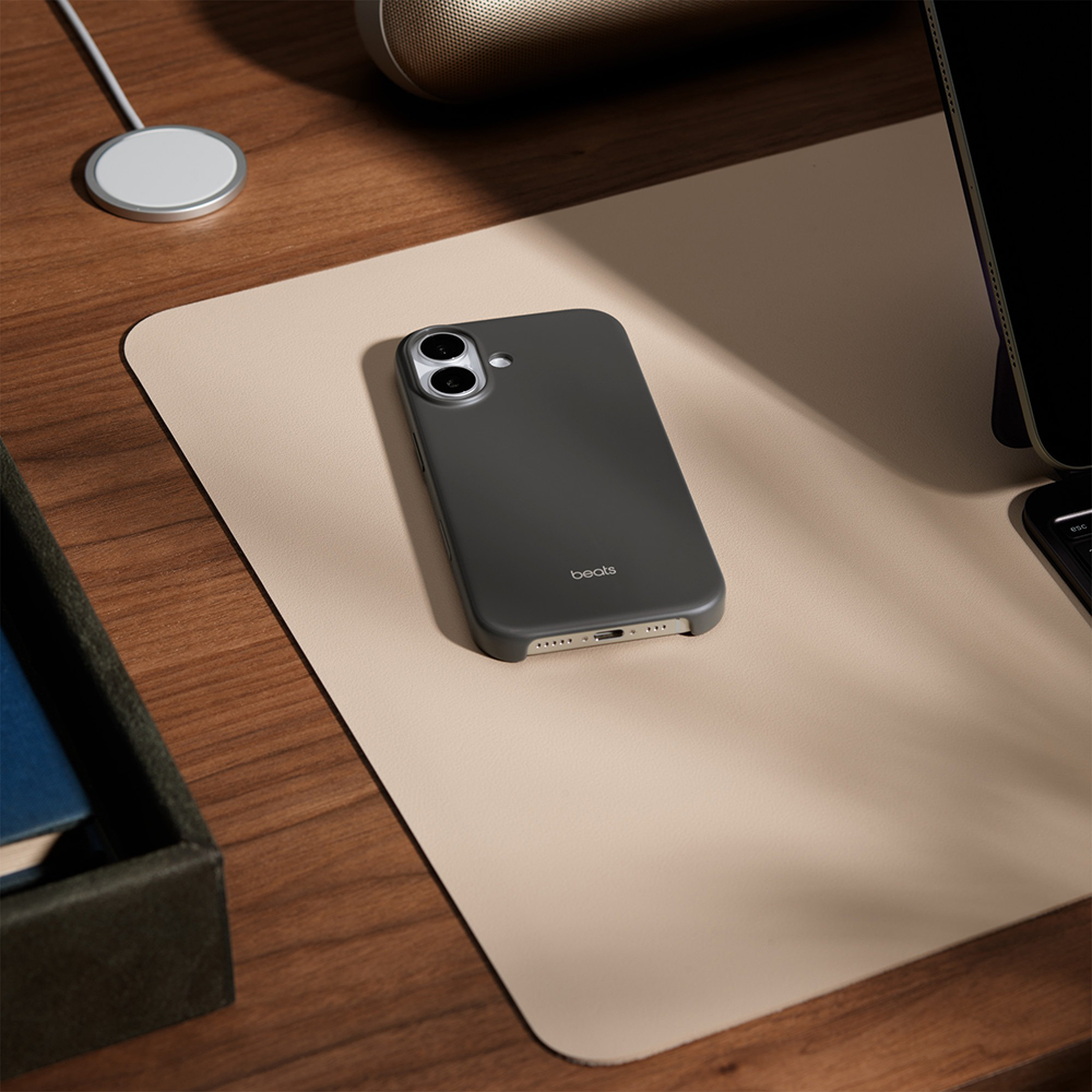 Чехол BEATS Beats для iPhone 17 Case MagSafe Camera Control Granite Gray (MGK24LL/A) Тип чехол-накладка