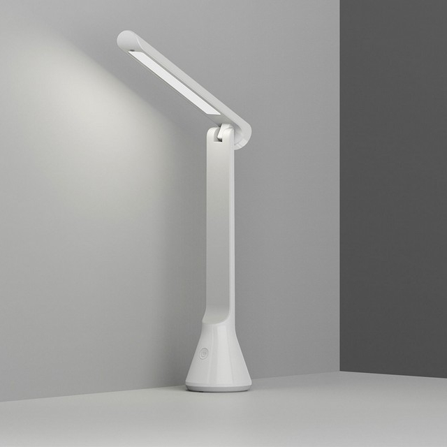 В Украине Настольная лампа YEELIGHT USB Folding Charging Table Lamp 1800 mAh 3700K White (YLTD11YL White)