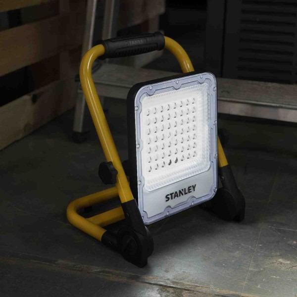 Внешний вид Светодиодный прожектор STANLEY (SXLS37177E)