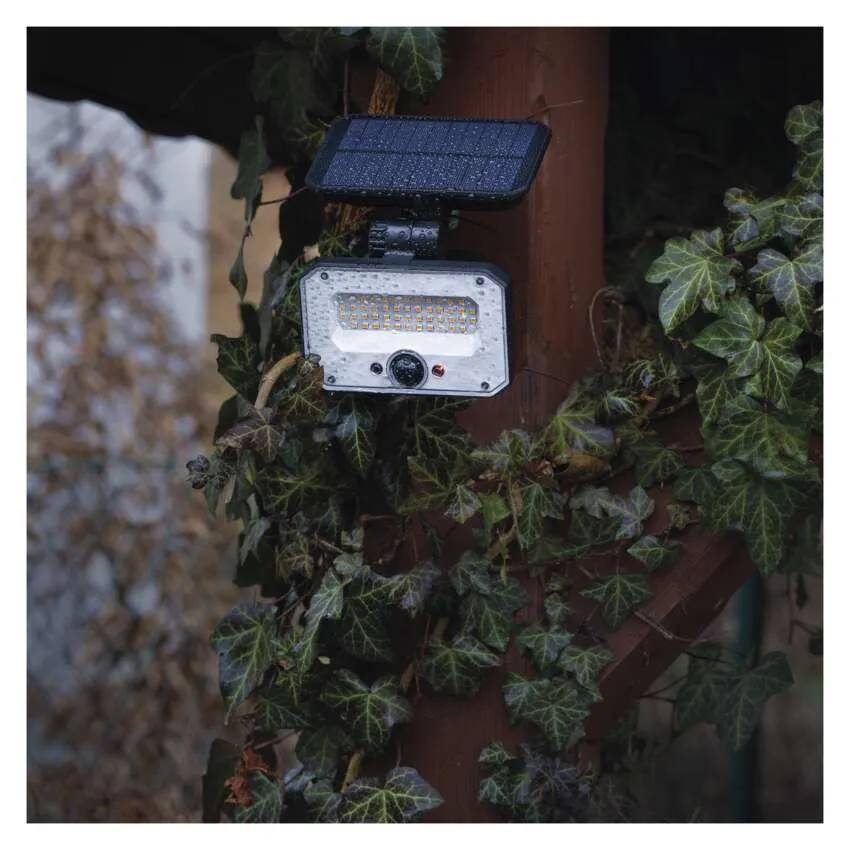 Фото 15 Світлодіодний сонячний прожектор EMOS 1500 лм 3000K (ZG131S)