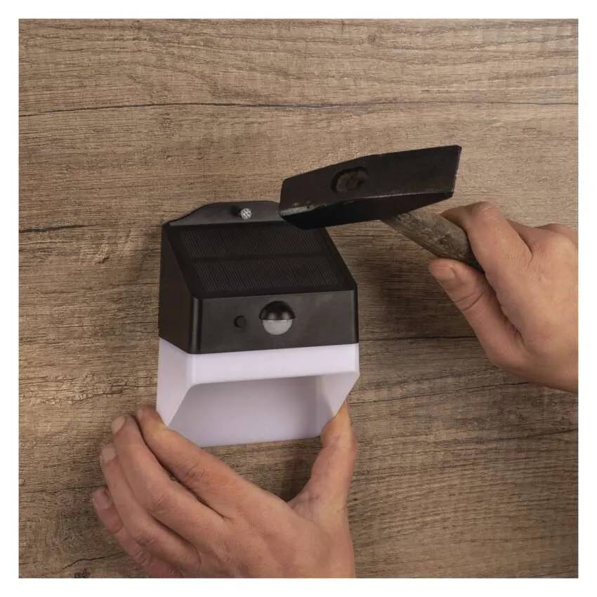 Фото 17 Світлодіодний сонячний світильник EMOS 220 лм 4000K (ZG151S)