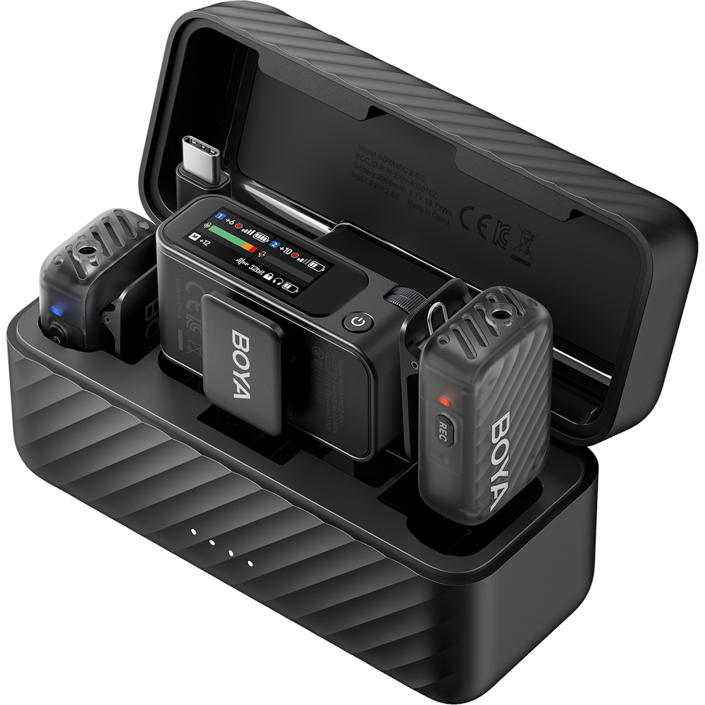 Микрофон BOYA MIC 2-02 Type-C/TRS Black Комплектация 2 микрофона, ресивер, адаптер Type-C для ресивера, зарядный кейс, аудиокабель 3,5 мм Jack – 3,5 мм Jack, кабель передачи данных USB-A – USB-C, 2× магнитных фиксатора, 2 меховых ветрозащитных экрана, сумка для хранения