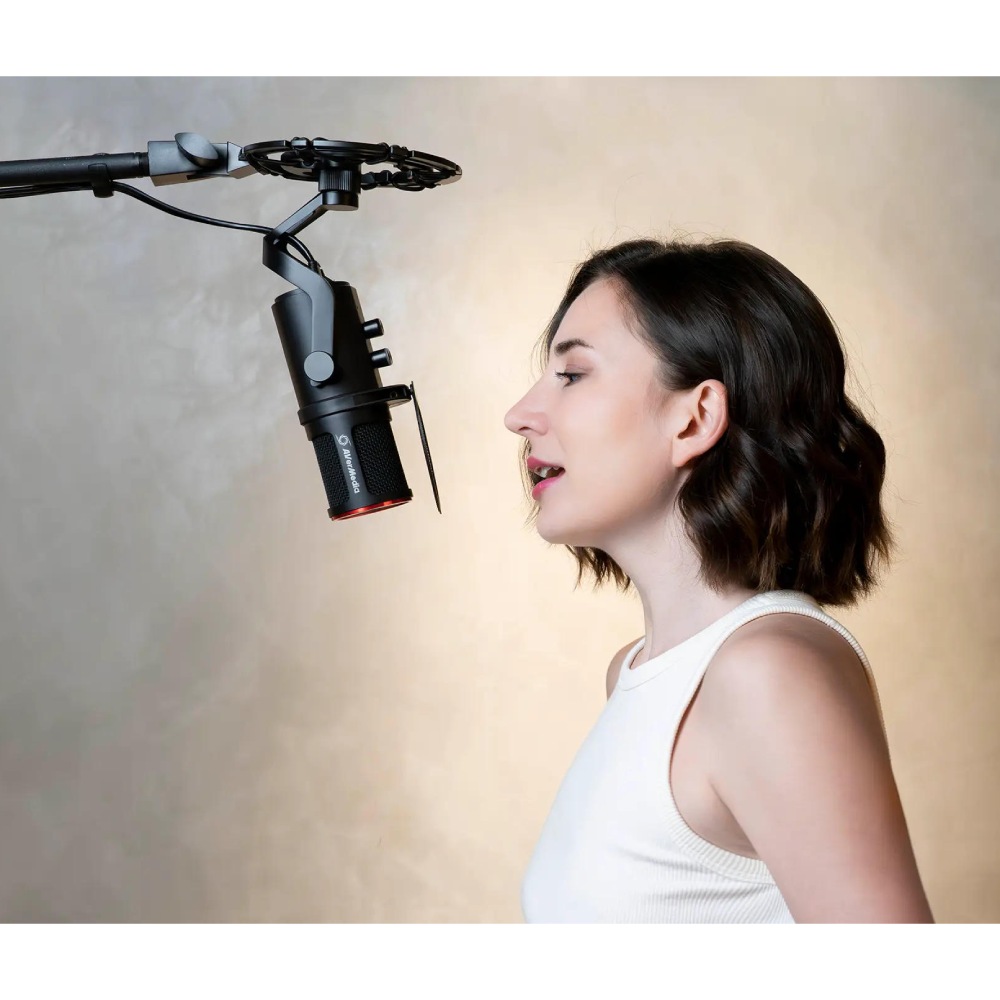 Зовнішній вигляд Мікрофон AVERMEDIA AM350 Black (40AAAM350AWD)