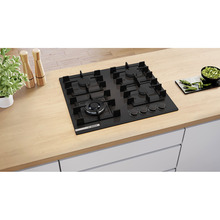 Газовая варочная поверхность BOSCH Series 4 PNK6B6P40R