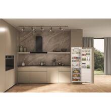 Встраиваемый холодильник WHIRLPOOL WHSD18A013C1