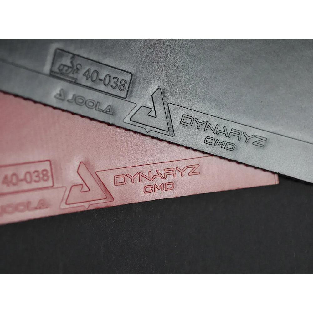 Накладка для ракетки JOOLA Dynaryz CMD 2.0 Red (70531) Додатково Тип накладки: гладкий; Товщина губки: 2 мм; Стиль гри: Атакуючий (OF-); Швидкість: 8/12; Обертання: 10/12; Траєкторія: 8.5/12; Точність: 10.5/12; Жорсткість: 43 ° (Medium, середня); Вага: 70 г