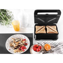 Бутербродниця DELONGHI SW12B BK