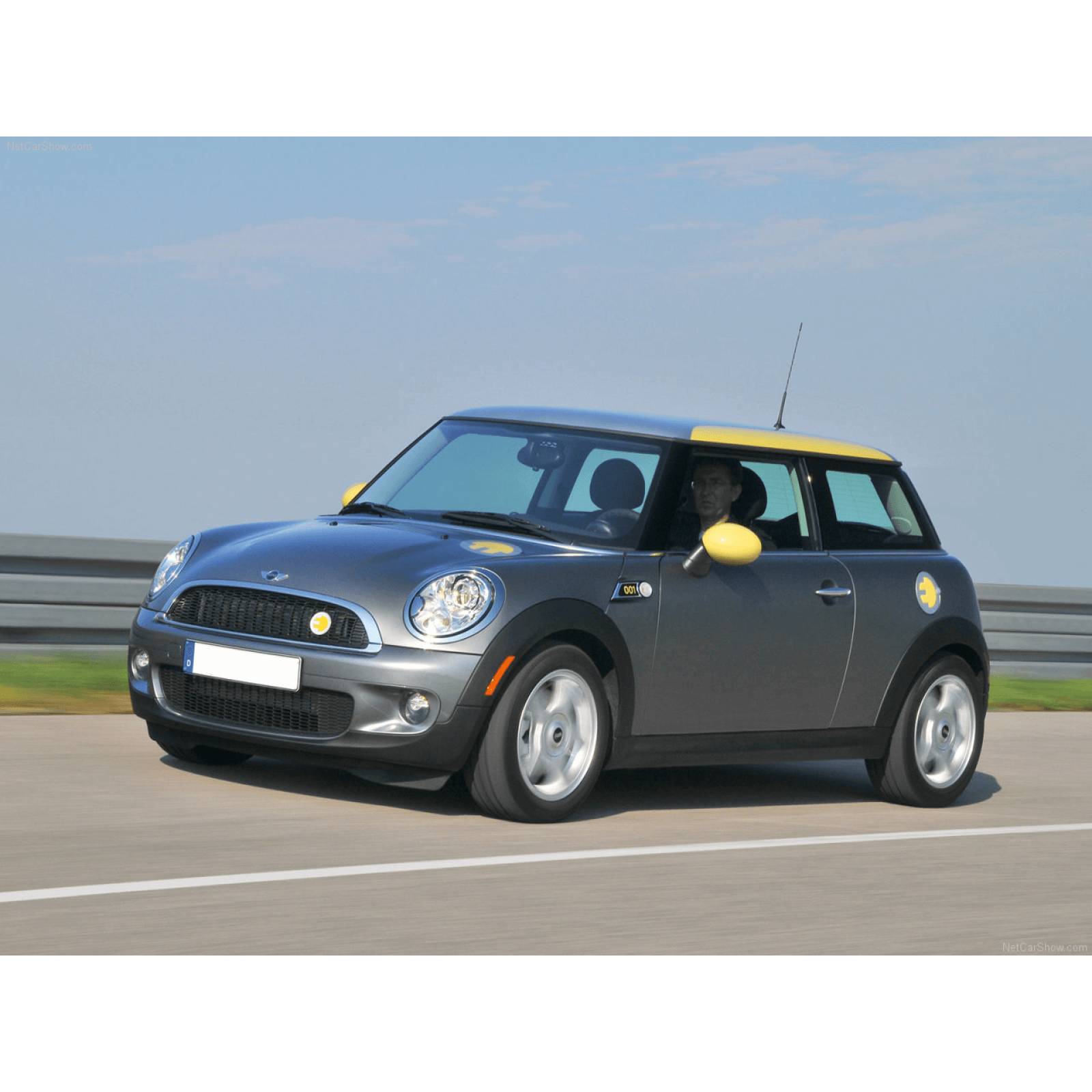 В Украине Автомагнитола GAZER T6009-R56 для Mini 2007-2015 (78278)