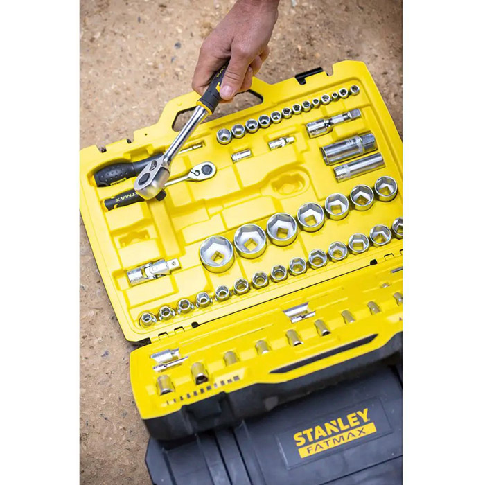 В інтернет магазині Набір інструментів STANLEY 1/4", 1/2" MaxiDrive FMMT82826-1 81 ін.