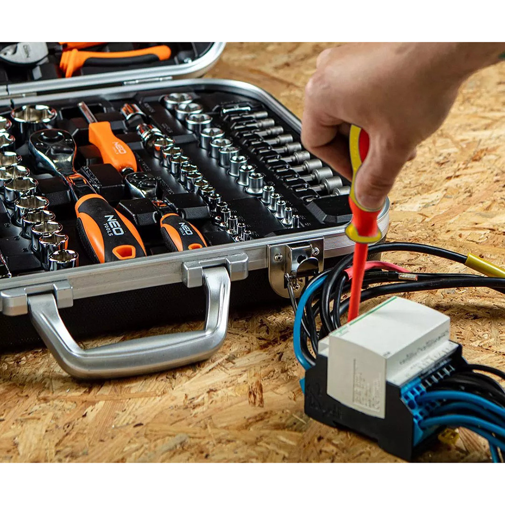 Зовнішній вигляд Набір інструментів NEO TOOLS 01-310-1 108 шт