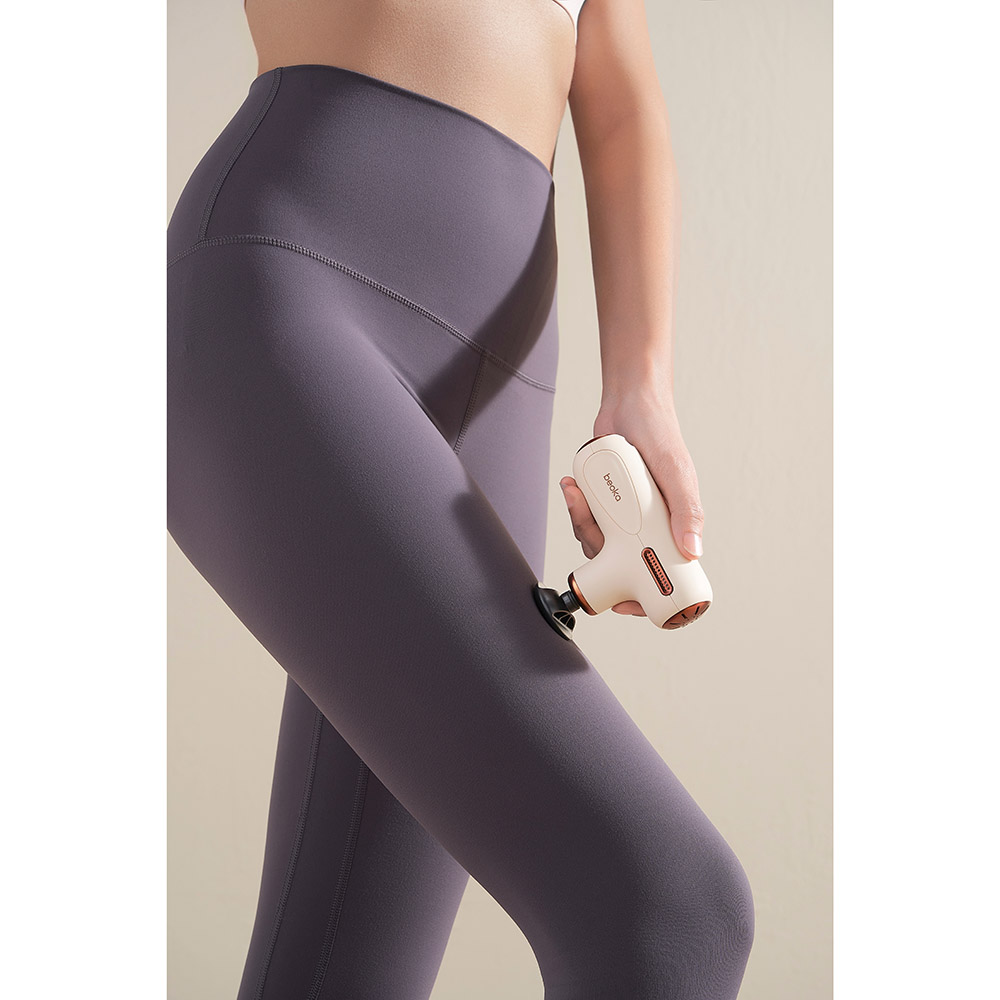 Фото 24 Массажер перкуссионный BEOKA Super Mini Massage Gun (QL/MINI.C1-A latte)