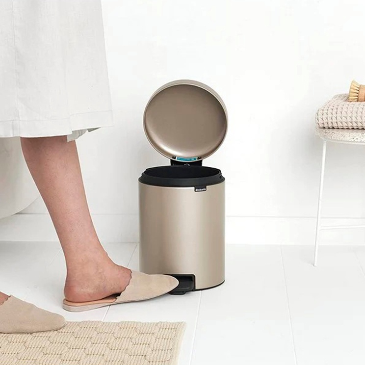 Зовнішній вигляд Пакети для сміття BRABANTIA Bin Liners 5л W 20 шт. білий (116681)