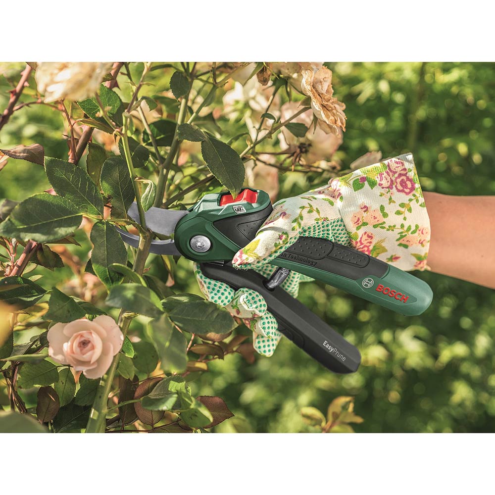 Фото 16 Секатор акумуляторний BOSCH EasyPrune (0.600.8B2.102)