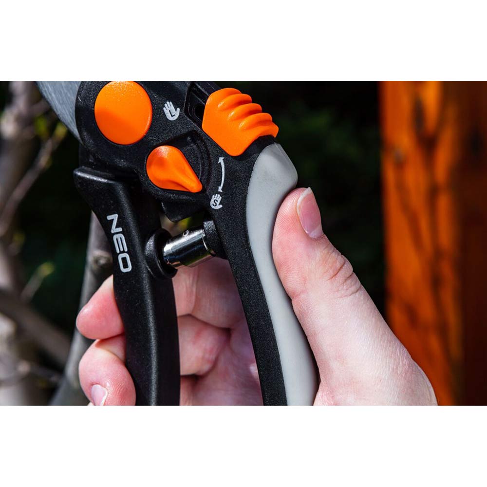 Фото 4 Секатор NEO TOOLS 18мм, 200мм, 240г (15-203)
