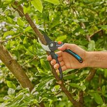 Секатор GARDENA PremiumCut Pro fresh wood 215 мм (12251-20.000.00) Секатор GARDENA PremiumCut Pro fresh wood 215 мм (12251-20.000.00)