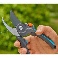 Секатор GARDENA PremiumCut Pro fresh wood 215 мм (12251-20.000.00) Секатор GARDENA PremiumCut Pro fresh wood 215 мм (12251-20.000.00)