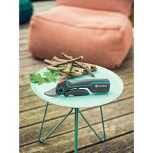 Секатор акумуляторний GARDENA AssistCut 25 мм (12222-20.000.00)
