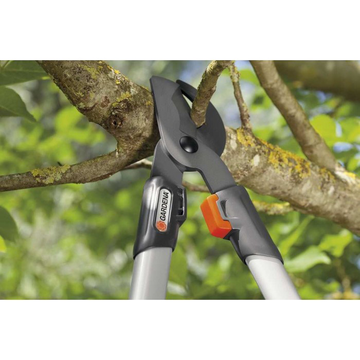 Сучкорез GARDENA Classic 680 B (08775-20.000.00) Сучкорез GARDENA Classic 680 B (08775-20.000.00) Диаметр реза 35