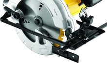 Дисковая пила DEWALT DWE560