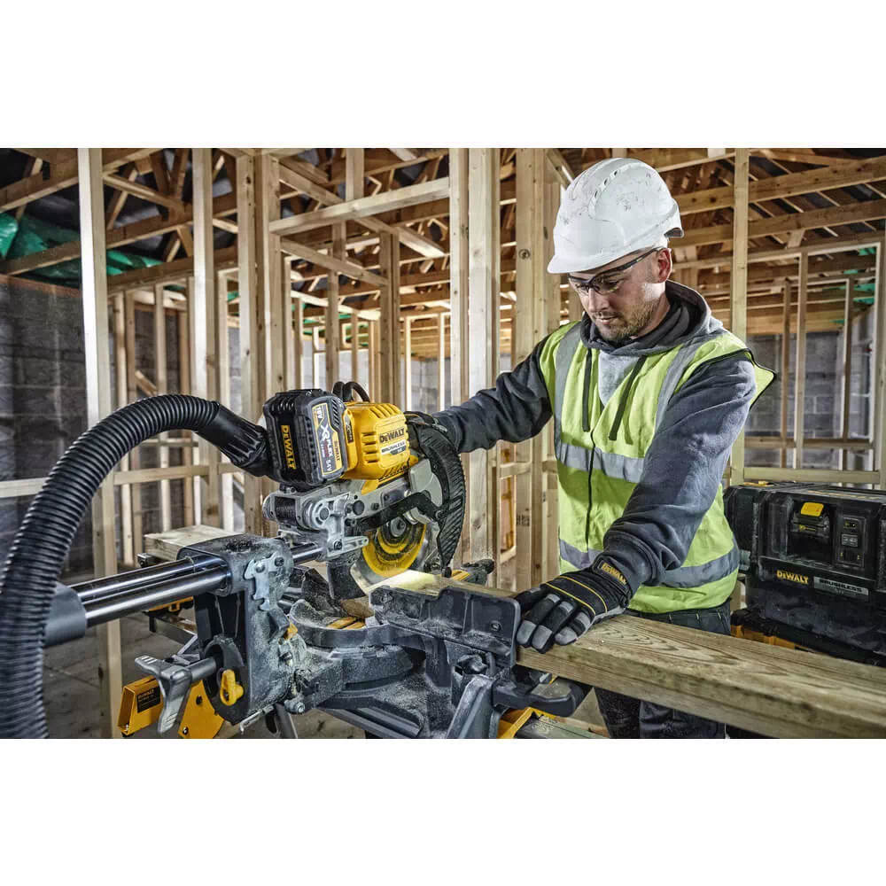 Пила торцовочная DEWALT DCS727T2 Питание  аккумулятор