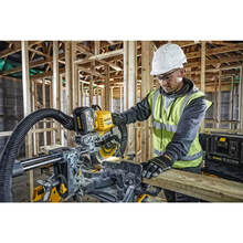 Пила торцовочная DEWALT DCS727T2