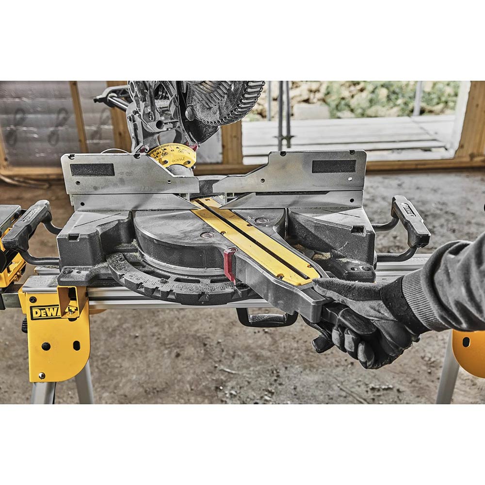 Фото 26 Дискова пилка DEWALT DCS781N