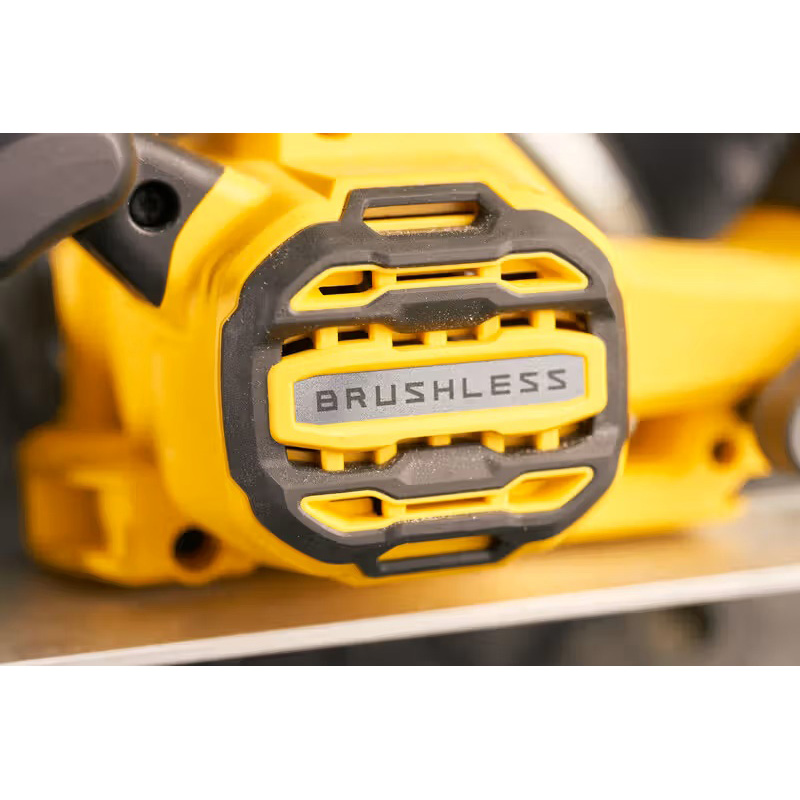 Внешний вид Пила циркулярная STANLEY FatMax SFMCS550B