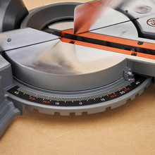 Пила торцювальна BLACK N DECKER BES702