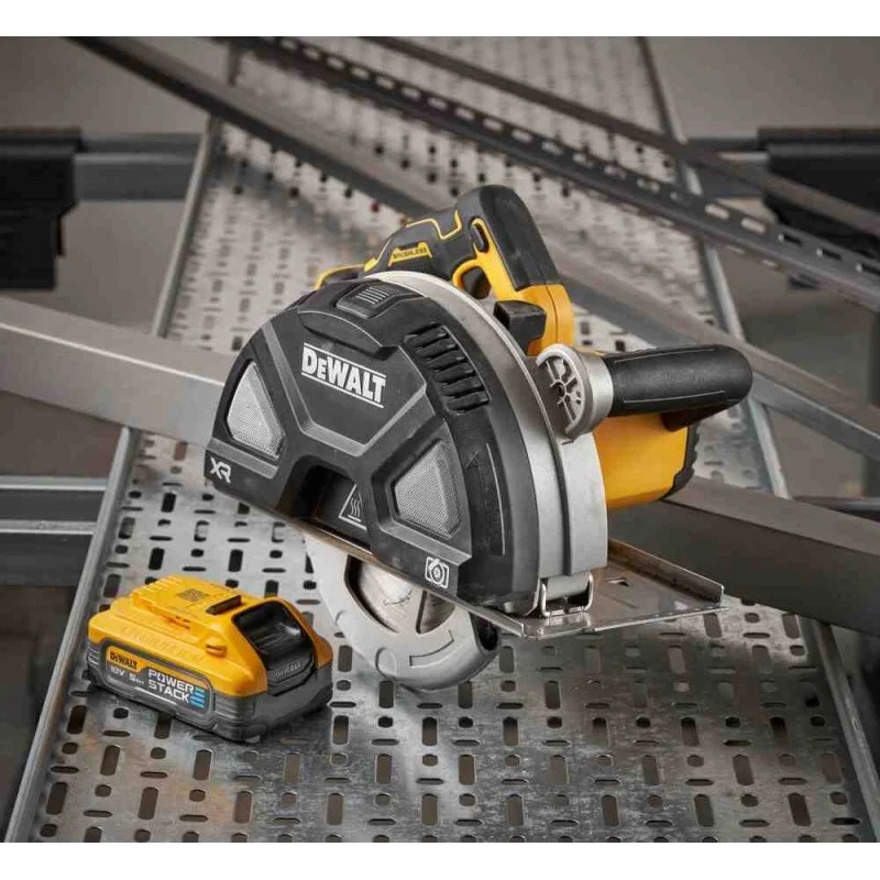Фото Дисковая пила DEWALT DCS383H2